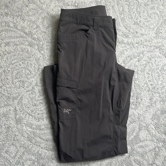 Arc'teryx Pants - Woman’s Arc’teryx brown hiking pants 8